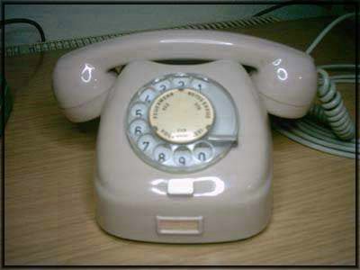 KUZf2ca5_Kopie_Tesla_TA_32_Telefon.jpg